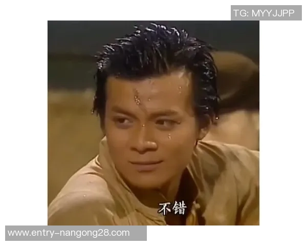 马丁内斯的传奇旅程：从青涩球员到世界足球巨星的蜕变与辉煌